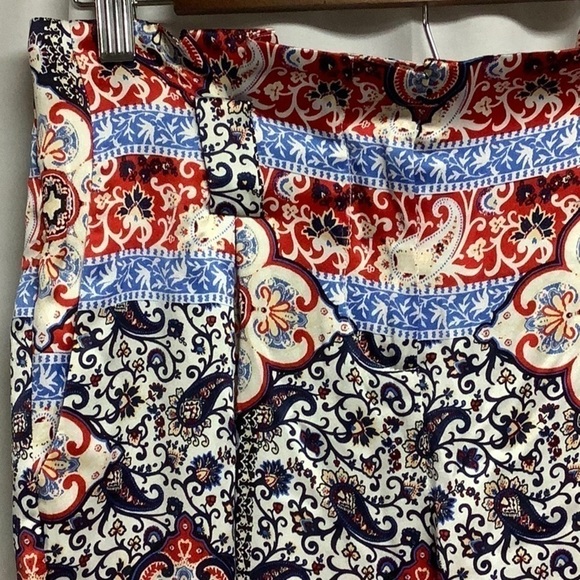 𝅺L’Agence Silk Paisley Printed High Rise Crop Pants - Picture 2 of 11